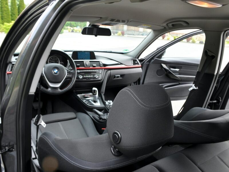 BMW 320 2.0d(184KM)*Bi-Xenon*Ringi*Duża Navi*2xParktr*I Wł*Welur*Alu18"ASO F30/F31 (2012-)