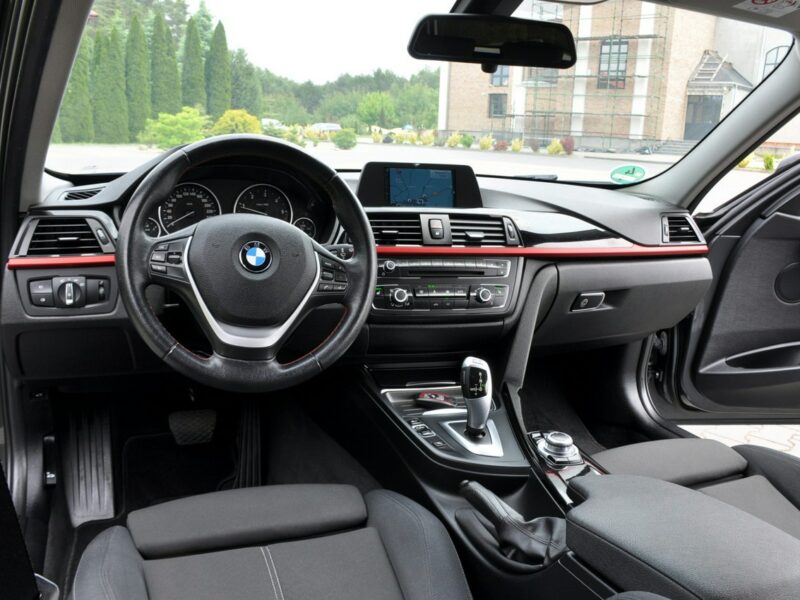 BMW 320 2.0d(184KM)*Bi-Xenon*Ringi*Duża Navi*2xParktr*I Wł*Welur*Alu18"ASO F30/F31 (2012-)