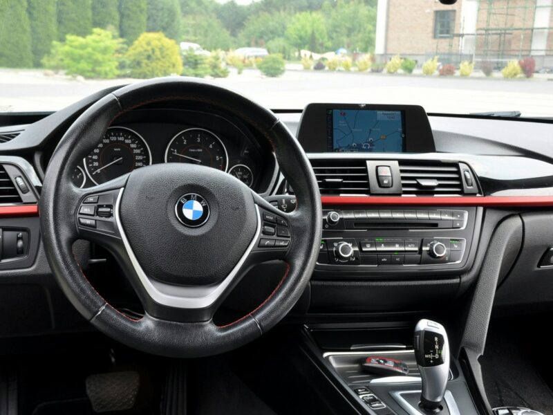 BMW 320 2.0d(184KM)*Bi-Xenon*Ringi*Duża Navi*2xParktr*I Wł*Welur*Alu18"ASO F30/F31 (2012-)