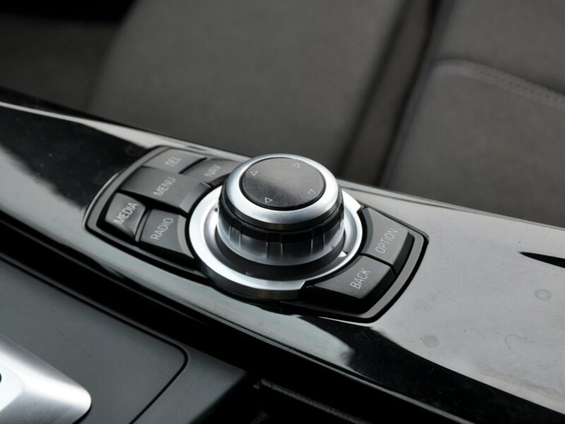 BMW 320 2.0d(184KM)*Bi-Xenon*Ringi*Duża Navi*2xParktr*I Wł*Welur*Alu18"ASO F30/F31 (2012-)