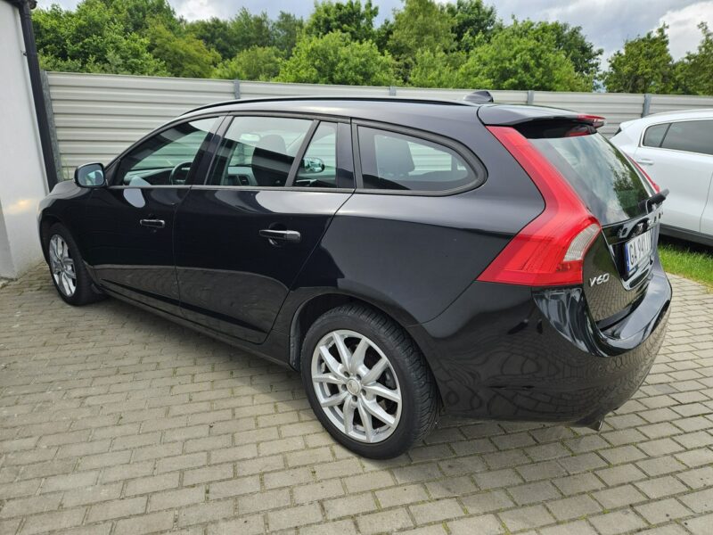 Volvo V60 D2 1.6 115KM manual BEZWYPADEK bardzo zadbany NAVI BDB stan I (2010-2018)