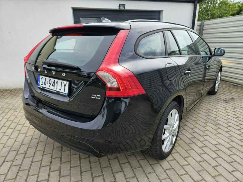 Volvo V60 D2 1.6 115KM manual BEZWYPADEK bardzo zadbany NAVI BDB stan I (2010-2018)