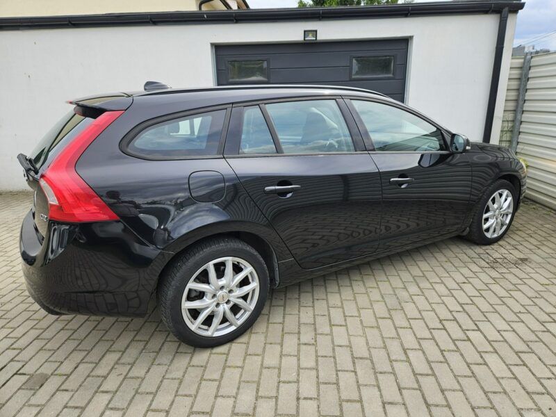 Volvo V60 D2 1.6 115KM manual BEZWYPADEK bardzo zadbany NAVI BDB stan I (2010-2018)