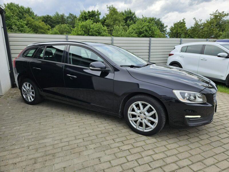 Volvo V60 D2 1.6 115KM manual BEZWYPADEK bardzo zadbany NAVI BDB stan I (2010-2018)
