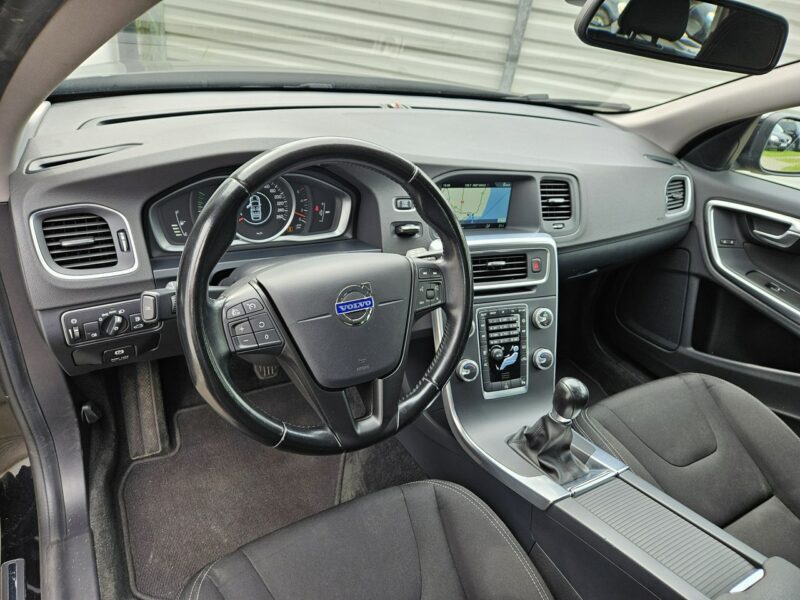Volvo V60 D2 1.6 115KM manual BEZWYPADEK bardzo zadbany NAVI BDB stan I (2010-2018)
