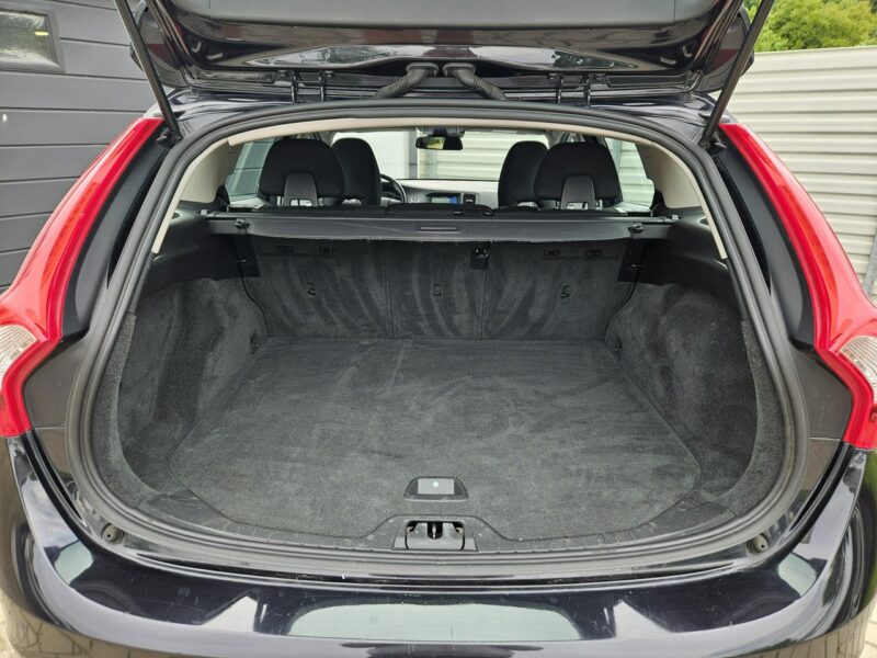 Volvo V60 D2 1.6 115KM manual BEZWYPADEK bardzo zadbany NAVI BDB stan I (2010-2018)