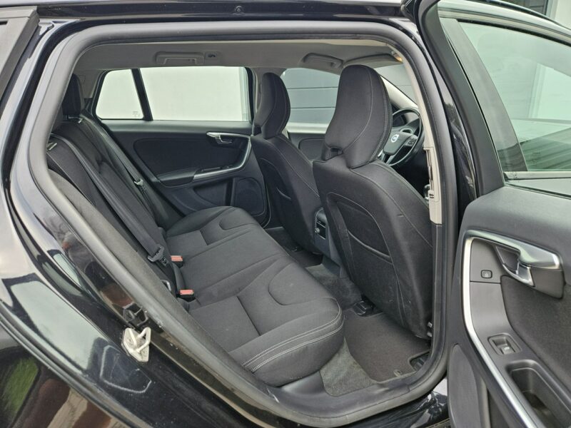 Volvo V60 D2 1.6 115KM manual BEZWYPADEK bardzo zadbany NAVI BDB stan I (2010-2018)
