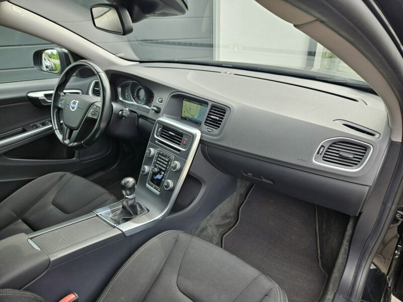 Volvo V60 D2 1.6 115KM manual BEZWYPADEK bardzo zadbany NAVI BDB stan I (2010-2018)