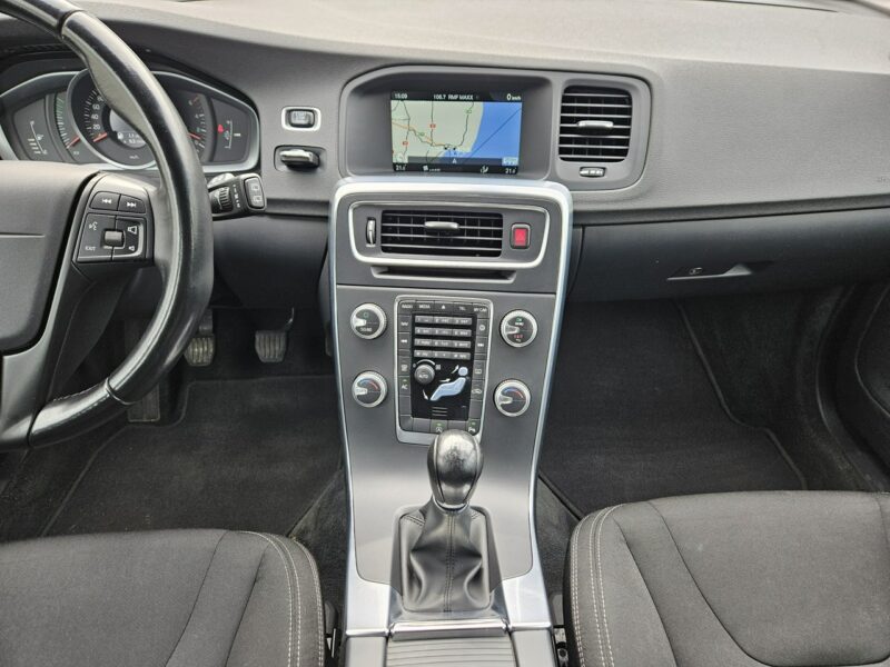 Volvo V60 D2 1.6 115KM manual BEZWYPADEK bardzo zadbany NAVI BDB stan I (2010-2018)