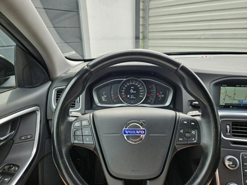 Volvo V60 D2 1.6 115KM manual BEZWYPADEK bardzo zadbany NAVI BDB stan I (2010-2018)