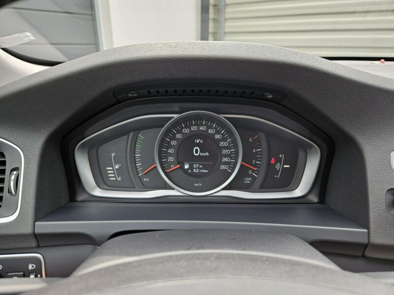 Volvo V60 D2 1.6 115KM manual BEZWYPADEK bardzo zadbany NAVI BDB stan I (2010-2018)