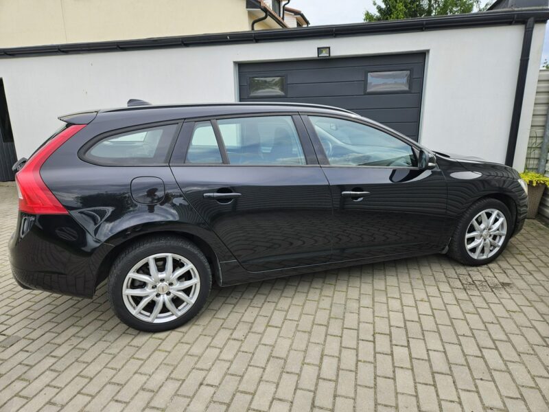 Volvo V60 D2 1.6 115KM manual BEZWYPADEK bardzo zadbany NAVI BDB stan I (2010-2018)