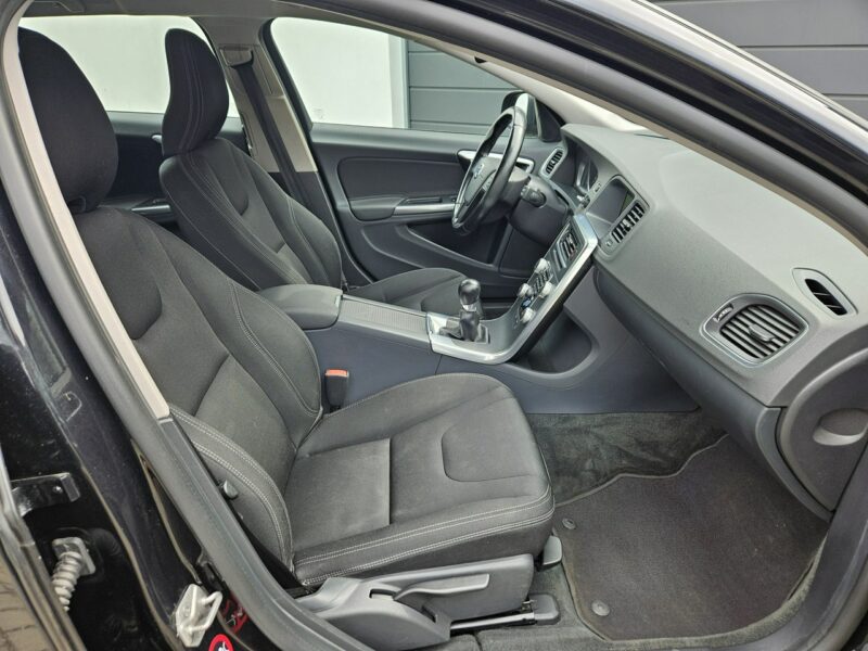 Volvo V60 D2 1.6 115KM manual BEZWYPADEK bardzo zadbany NAVI BDB stan I (2010-2018)