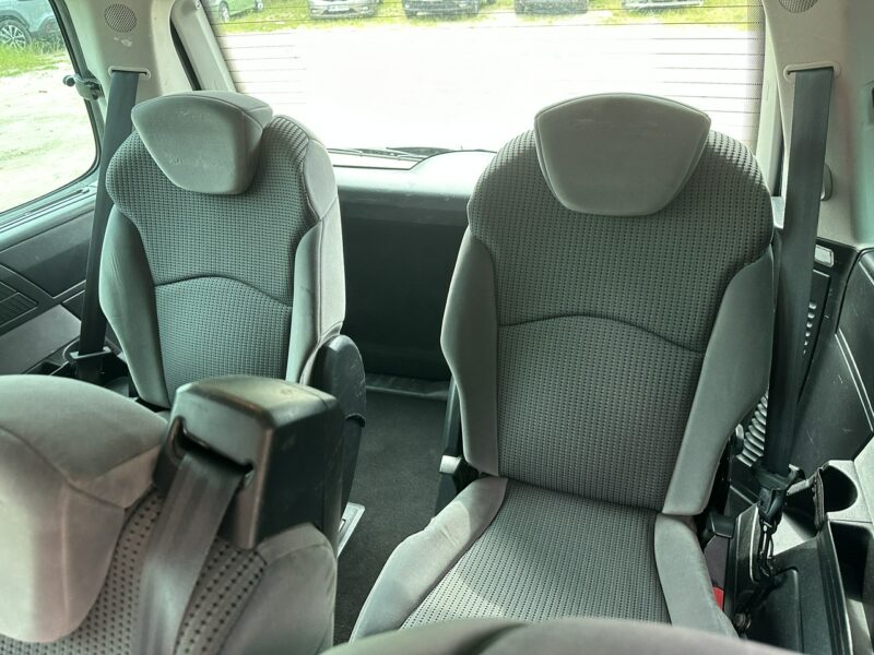 Peugeot 807 Elektrycznie drzwi/Tempomat/7 foteli/Parktronik/Alufelgi/Hak/ESP