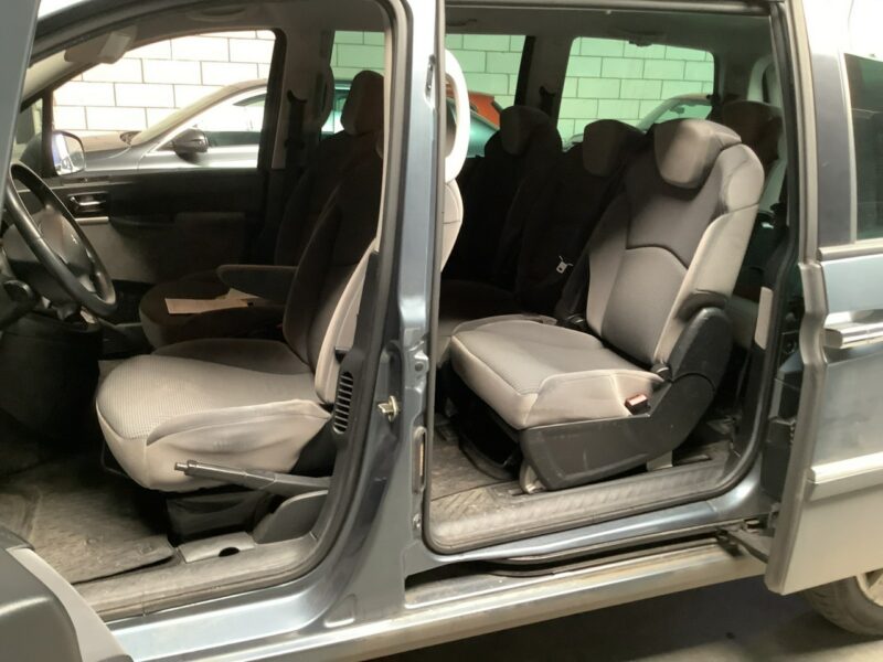 Peugeot 807 Elektrycznie drzwi/Tempomat/7 foteli/Parktronik/Alufelgi/Hak/ESP