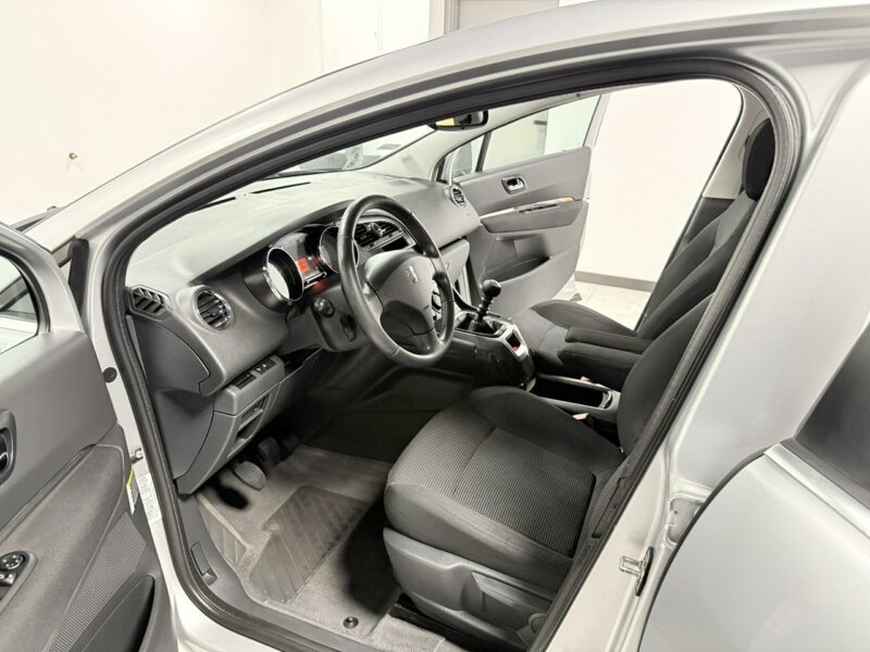 Peugeot 5008 2.0 BlueHDi 150KM * PREMIUM * Klima * Hak * Serwis * Opony NOWE I (2009-2017)