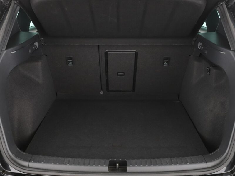 Cupra Ateca FV23% automat 300KM 4x4 alcantara virtual kamera BeatsAudio grzane fot