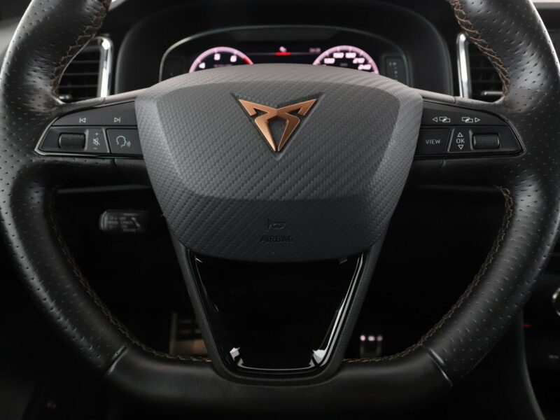 Cupra Ateca FV23% automat 300KM 4x4 alcantara virtual kamera BeatsAudio grzane fot