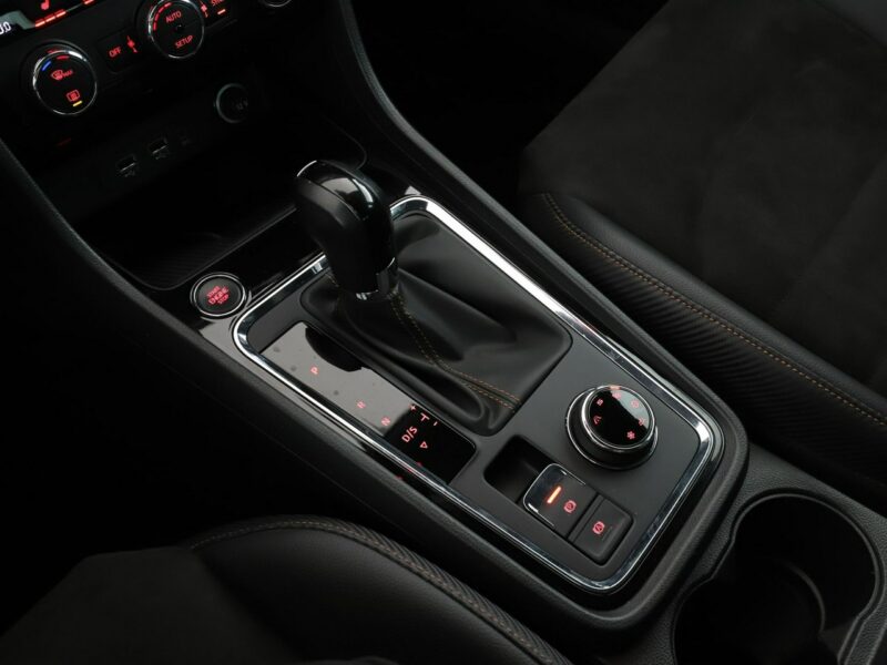 Cupra Ateca FV23% automat 300KM 4x4 alcantara virtual kamera BeatsAudio grzane fot
