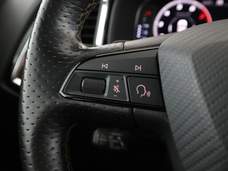 Cupra Ateca FV23% automat 300KM 4x4 alcantara virtual kamera BeatsAudio grzane fot