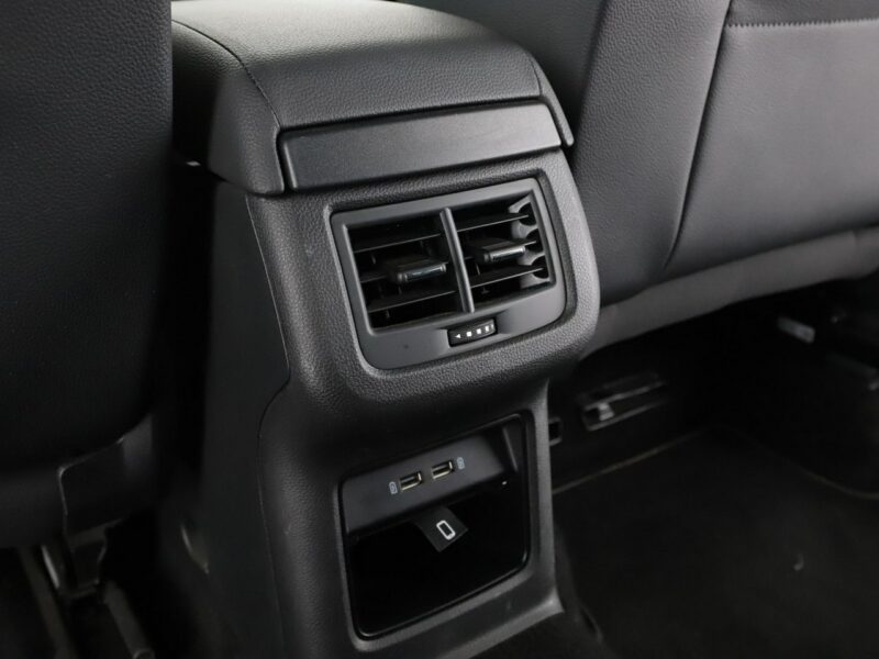 Cupra Ateca FV23% automat 300KM 4x4 alcantara virtual kamera BeatsAudio grzane fot