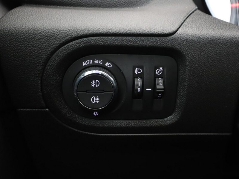Opel Grandland X automat navi klima auto kamera i czujniki parkowania grzane fotele