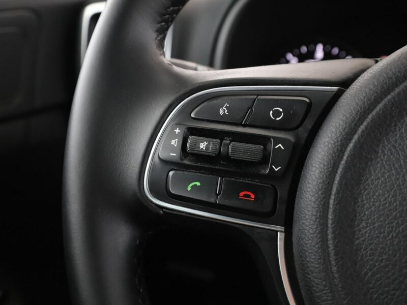 Kia Sportage LED navi klima auto kamera i czujniki parkowania IV (2016-2021)