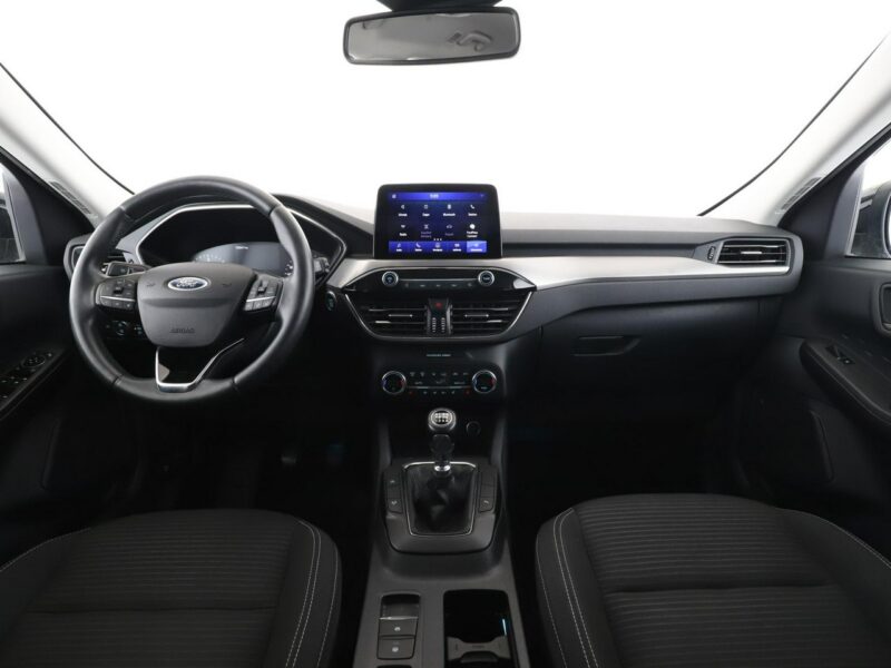 Ford Kuga navi full LED grzane fotele i kanapa czujniki parkowania klima auto III (2019-)