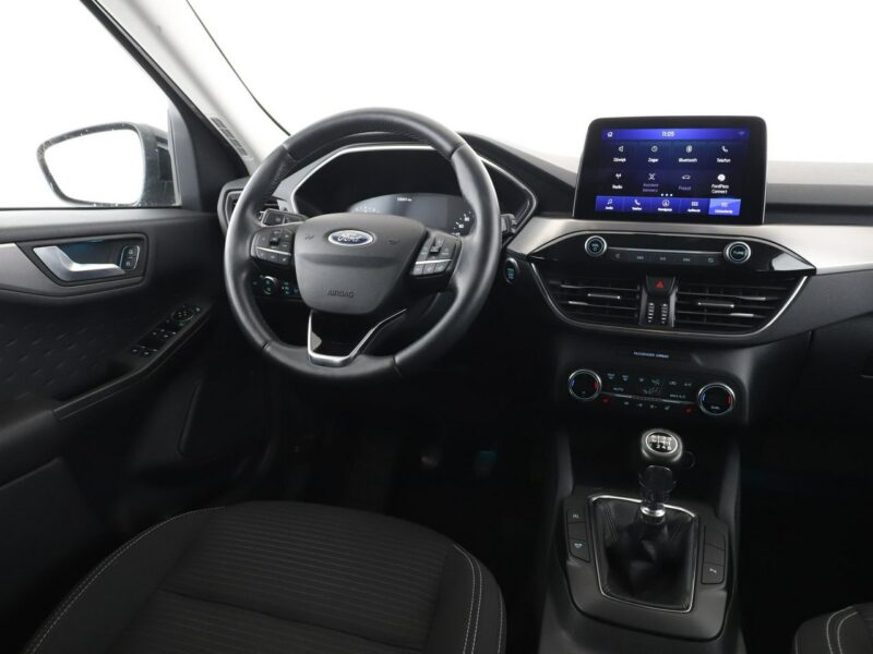 Ford Kuga navi full LED grzane fotele i kanapa czujniki parkowania klima auto III (2019-)