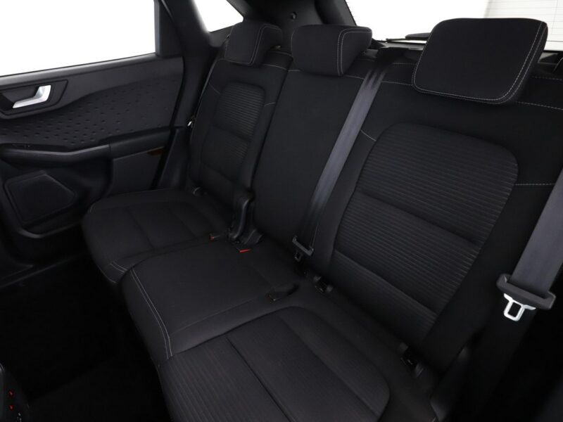 Ford Kuga navi full LED grzane fotele i kanapa czujniki parkowania klima auto III (2019-)