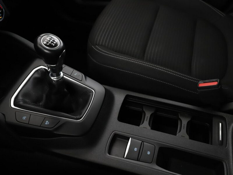 Ford Kuga navi full LED grzane fotele i kanapa czujniki parkowania klima auto III (2019-)