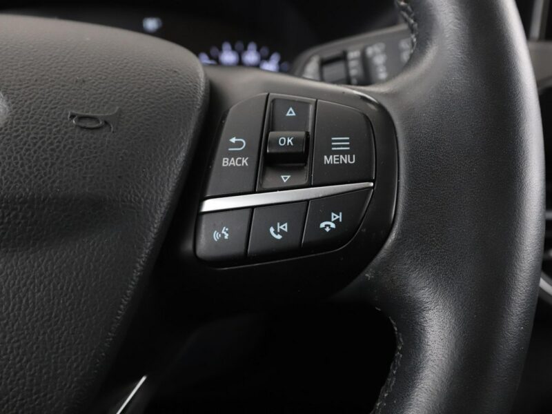 Ford Kuga navi full LED grzane fotele i kanapa czujniki parkowania klima auto III (2019-)