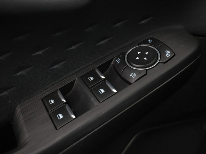 Ford Kuga navi full LED grzane fotele i kanapa czujniki parkowania klima auto III (2019-)