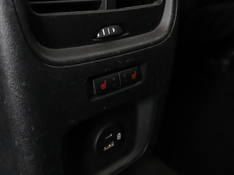 Ford Kuga navi full LED grzane fotele i kanapa czujniki parkowania klima auto III (2019-)