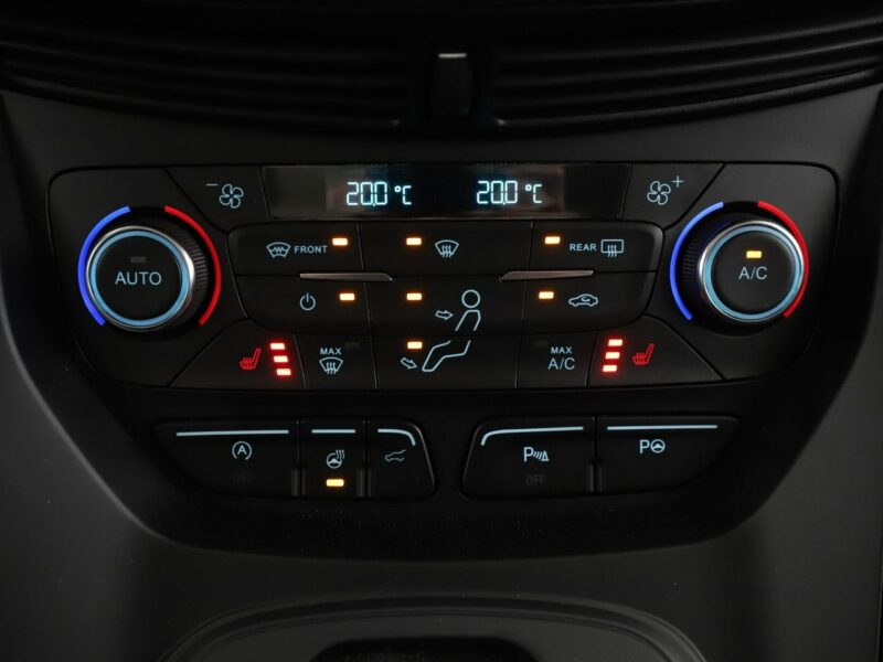 Ford Kuga 4x4 automat navi kamera i czujniki parkowania grzane fotele II (2012-)