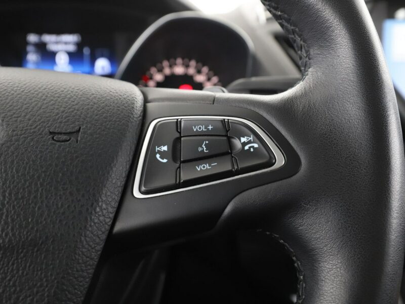 Ford Kuga 4x4 automat navi kamera i czujniki parkowania grzane fotele II (2012-)