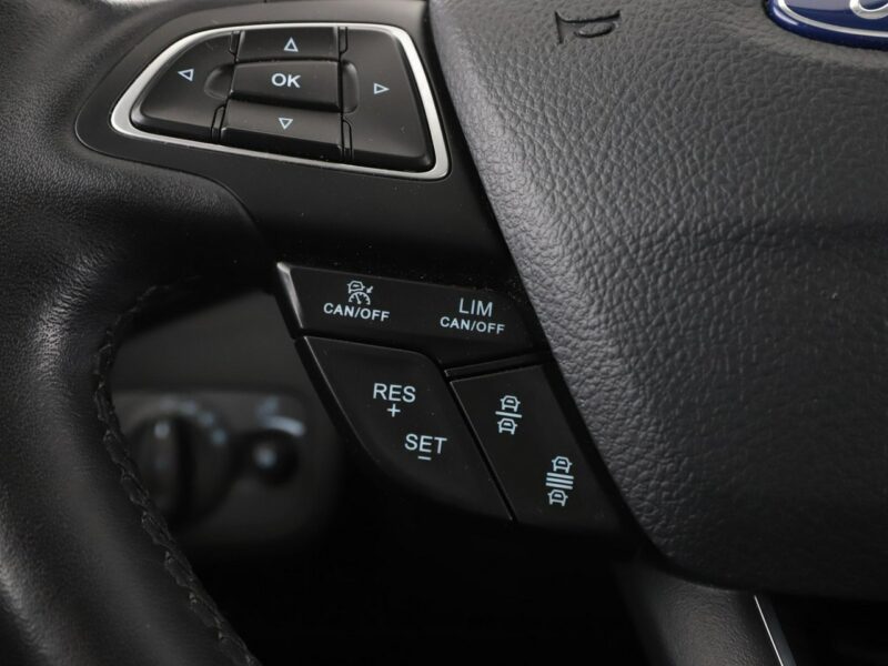 Ford Kuga 4x4 automat navi kamera i czujniki parkowania grzane fotele II (2012-)