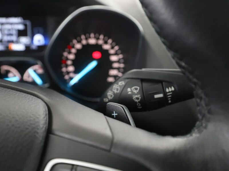 Ford Kuga 4x4 automat navi kamera i czujniki parkowania grzane fotele II (2012-)