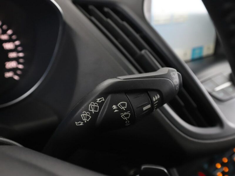 Ford Kuga 4x4 automat navi kamera i czujniki parkowania grzane fotele II (2012-)