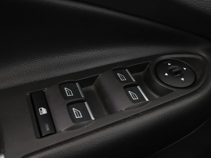 Ford Kuga 4x4 automat navi kamera i czujniki parkowania grzane fotele II (2012-)