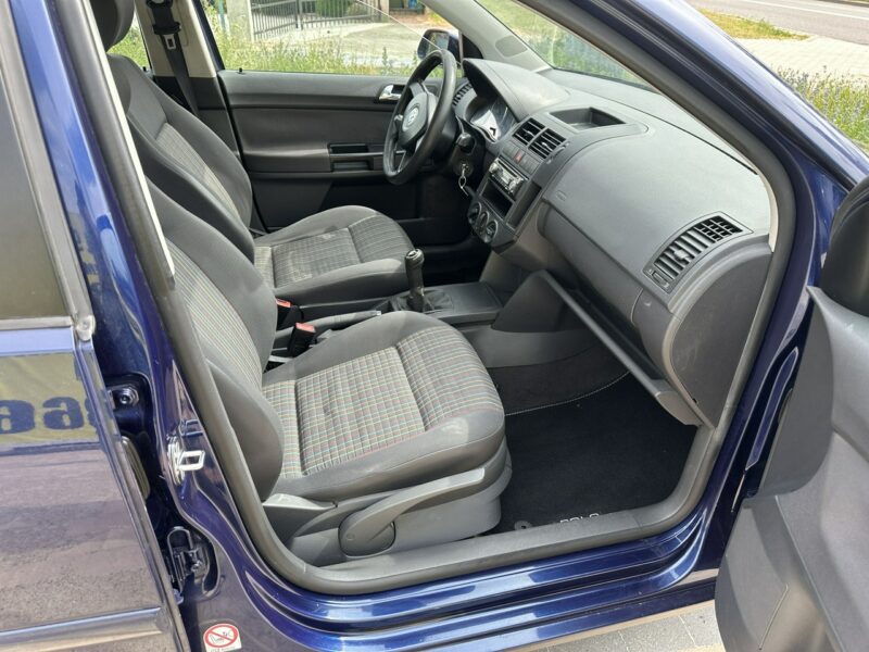 Volkswagen Polo 1,4benz, 5 drzwi, klimatyzacja, alufelgi, isofix, opony wielosezonowe IV FL (2005-2009)