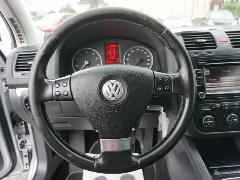 Volkswagen Golf ubezpieczony, zarejestrowany, sprawny, V (2003-2008)