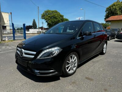 Mercedes B 180 Mercedes B-Klasa 1.6-122KM Bogate wyposażenie 127tkm 2013r W246 (2011-)