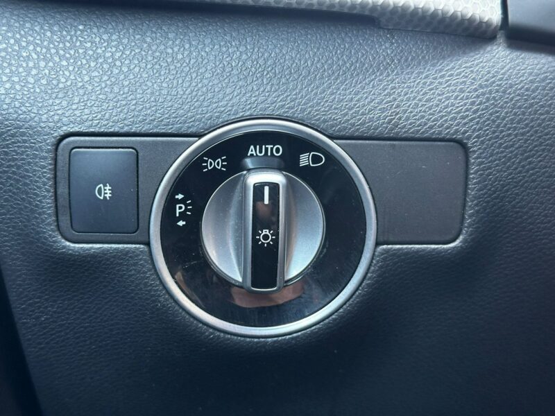 Mercedes B 180 Mercedes B-Klasa 1.6-122KM Bogate wyposażenie 127tkm 2013r W246 (2011-)