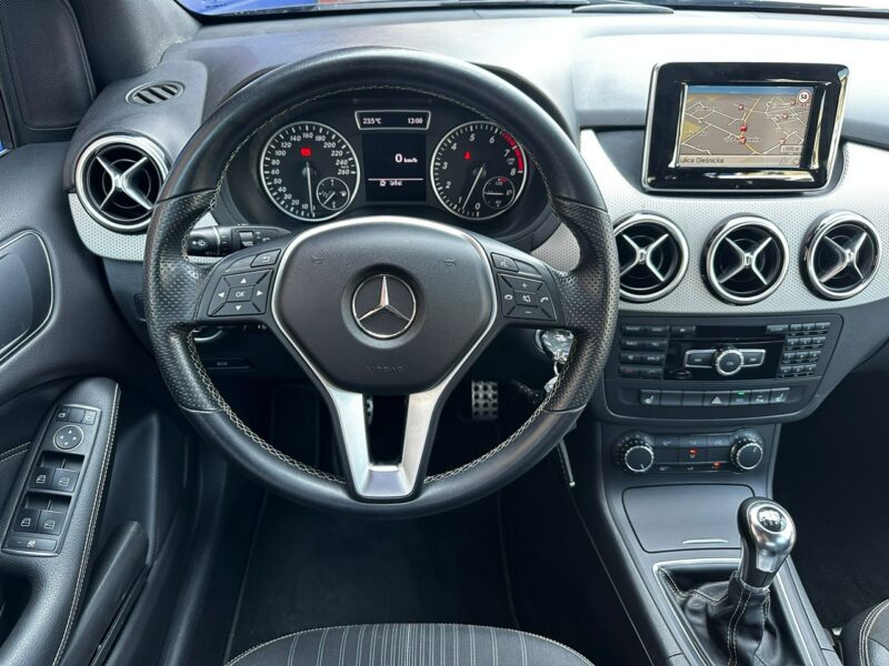 Mercedes B 180 Mercedes B-Klasa 1.6-122KM Bogate wyposażenie 127tkm 2013r W246 (2011-)