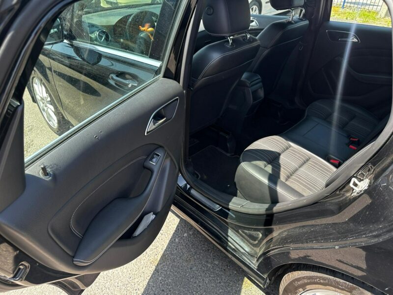 Mercedes B 180 Mercedes B-Klasa 1.6-122KM Bogate wyposażenie 127tkm 2013r W246 (2011-)