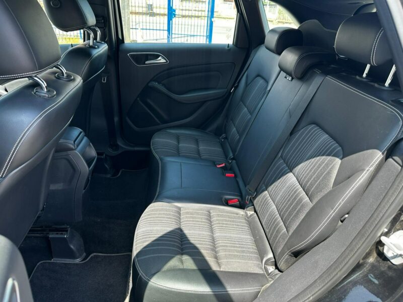 Mercedes B 180 Mercedes B-Klasa 1.6-122KM Bogate wyposażenie 127tkm 2013r W246 (2011-)