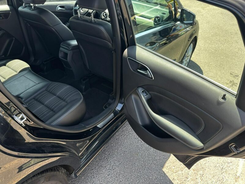 Mercedes B 180 Mercedes B-Klasa 1.6-122KM Bogate wyposażenie 127tkm 2013r W246 (2011-)