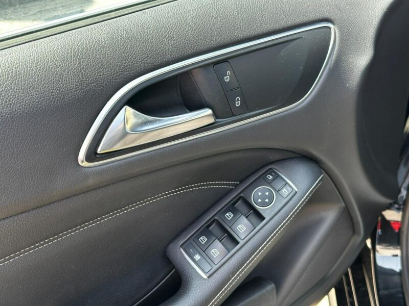 Mercedes B 180 Mercedes B-Klasa 1.6-122KM Bogate wyposażenie 127tkm 2013r W246 (2011-)