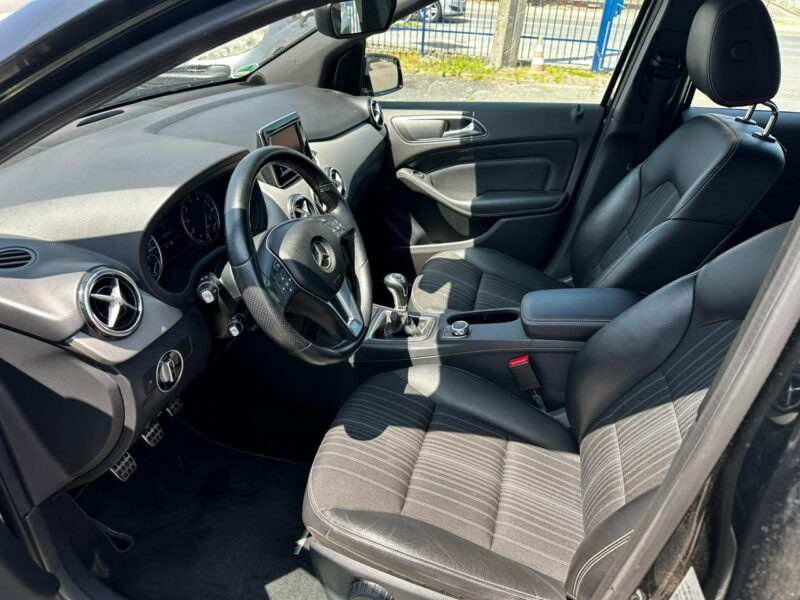 Mercedes B 180 Mercedes B-Klasa 1.6-122KM Bogate wyposażenie 127tkm 2013r W246 (2011-)